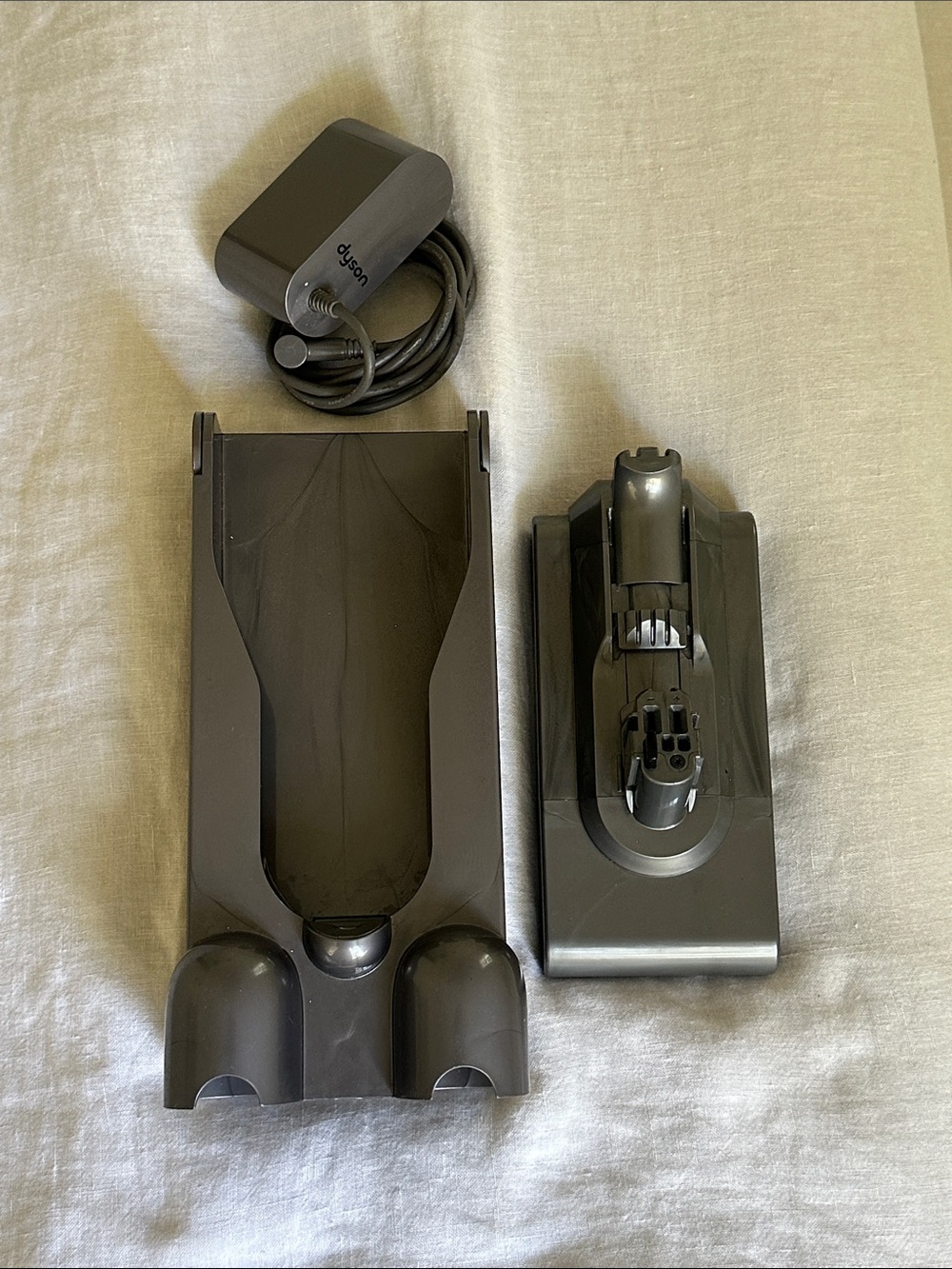Dyson Black Charging Dock, Adapter and Wall Mount Set